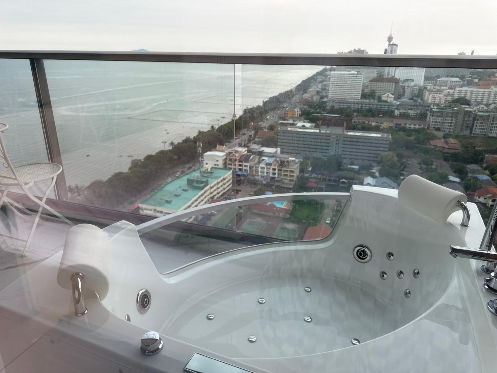 Copacabana Beach Jomtien 科帕卡巴纳海乔木提安海滩毗邻乔木提安夜市 Eksteriør bilde
